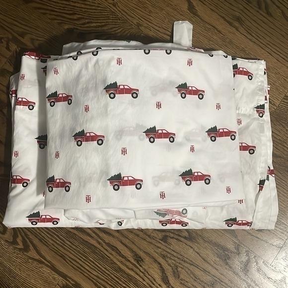 Tommy Hilfiger Christmas  Truck Sheets Twin - Picture 1 of 3